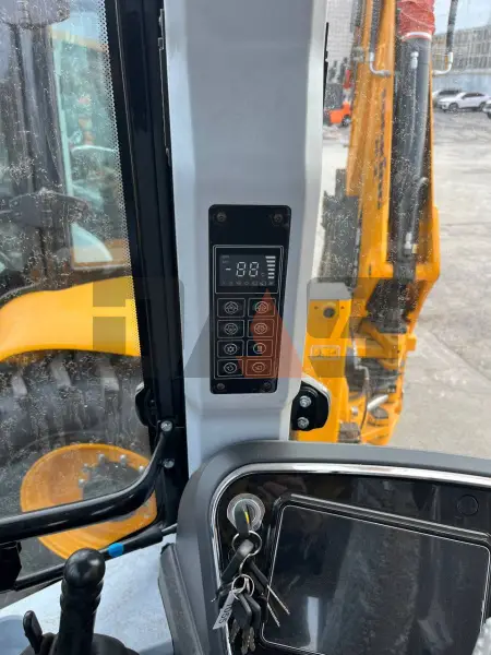 Экскаватор-погрузчик Lonking 83C купить в Тюмени