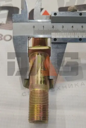 Шпилька с гайкой колеса 115 мм