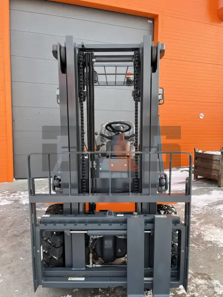 Дизельный вилочный погрузчик Lonking FD30T купить в Тюмени