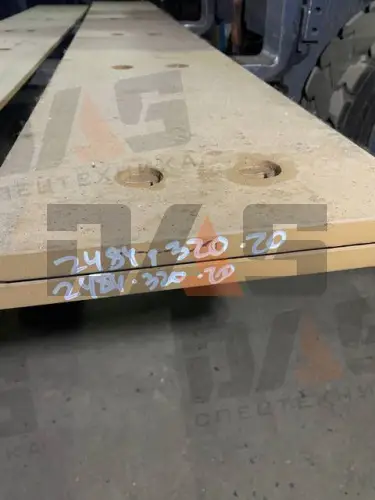 Нож ковша для LW300F (2484х320х20) с отверстиями (СТ45) (12 отверстий) н/о